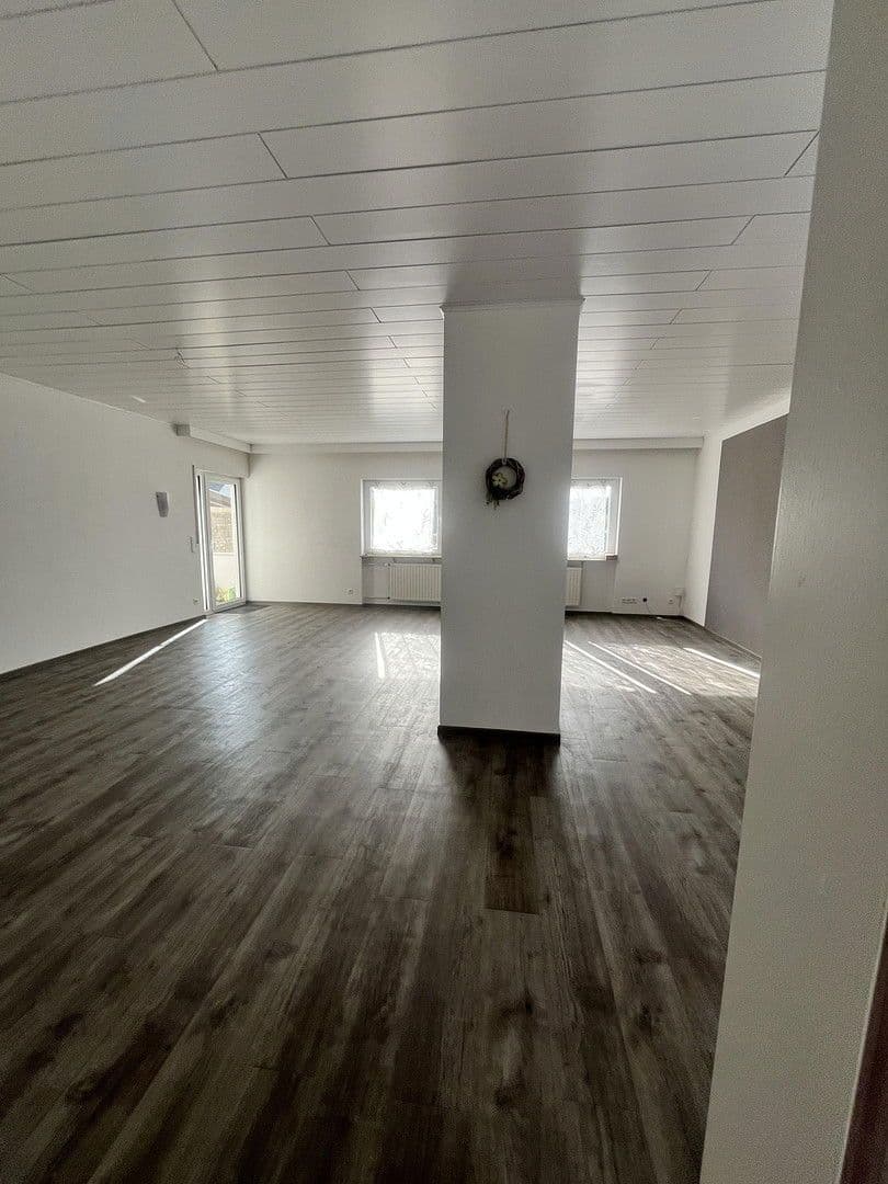 Pronájem bytu 4+kk 127 m², Römerberg, Porýní-Falc Pronájem bytu 4+kk 127 m², Römerberg, Porýní-Falc