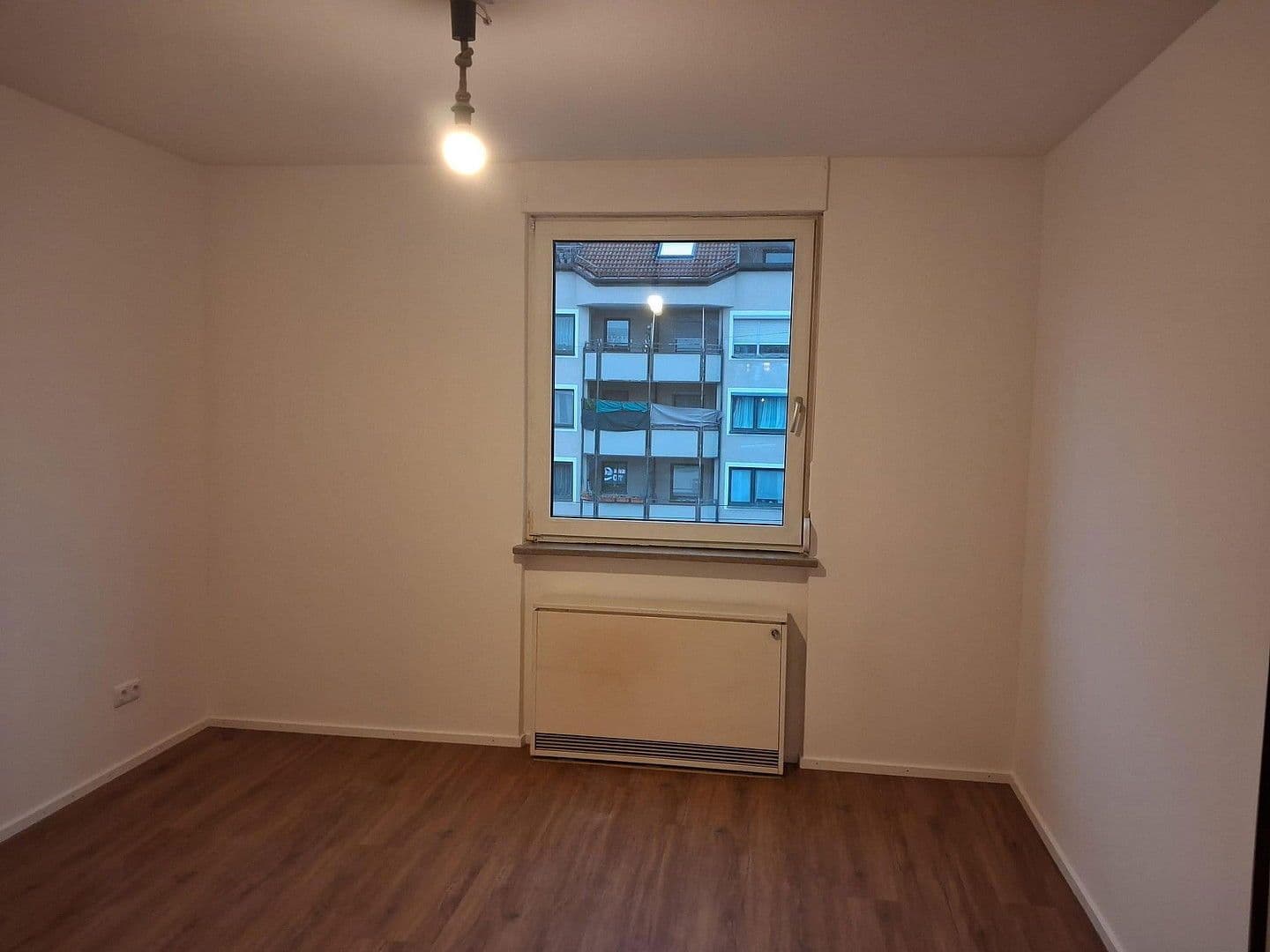 Pronájem bytu 3+1 95 m², Berg-am-Laim-Str. 60a, München, Bavorsko Pronájem bytu 3+1 95 m², Berg-am-Laim-Str. 60a, München, Bavorsko