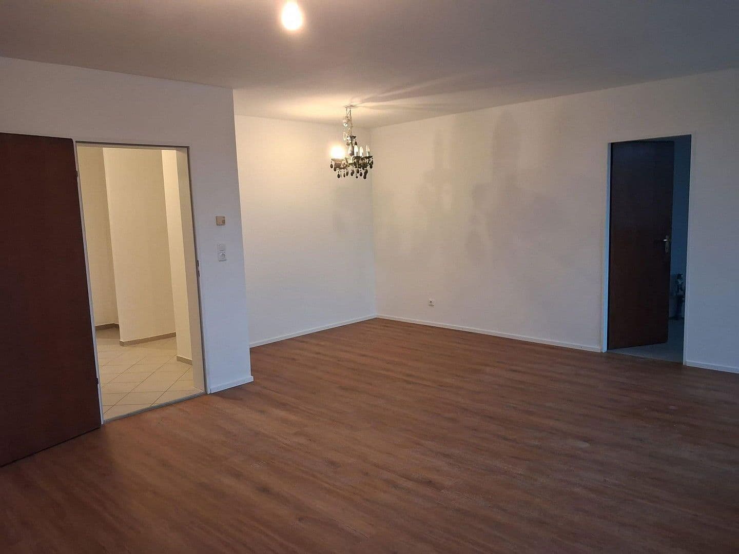 Pronájem bytu 3+1 95 m², Berg-am-Laim-Str. 60a, München, Bavorsko Pronájem bytu 3+1 95 m², Berg-am-Laim-Str. 60a, München, Bavorsko