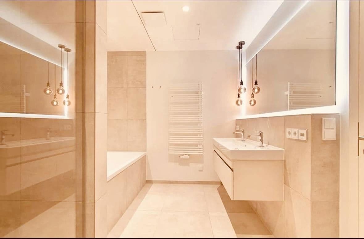 Prodej bytu 4+1 127 m², Hamburg, Hamburg Prodej bytu 4+1 127 m², Hamburg, Hamburg