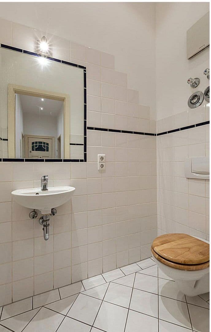 Pronájem kanceláře 36 m², Rigaer Str. 57B, Berlin, Berlín Pronájem kanceláře 36 m², Rigaer Str. 57B, Berlin, Berlín