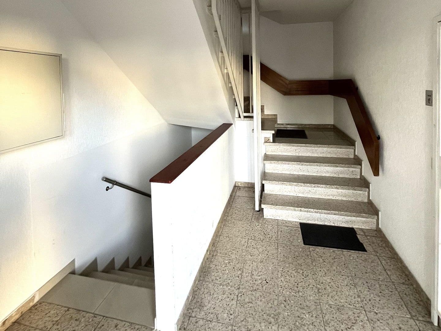 Prodej domu 375 m², pozemek 310 m², Godesberger Straße 9, Königswinter, Severní Porýní-Vestfálsko Prodej domu 375 m², pozemek 310 m², Godesberger Straße 9, Königswinter, Severní Porýní-Vestfálsko