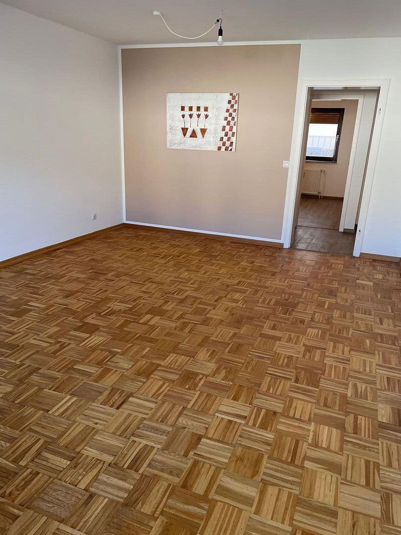 Pronájem bytu 3+1 74 m², Waldecker Straße 33, Bad Pyrmont, Dolní Sasko Pronájem bytu 3+1 74 m², Waldecker Straße 33, Bad Pyrmont, Dolní Sasko