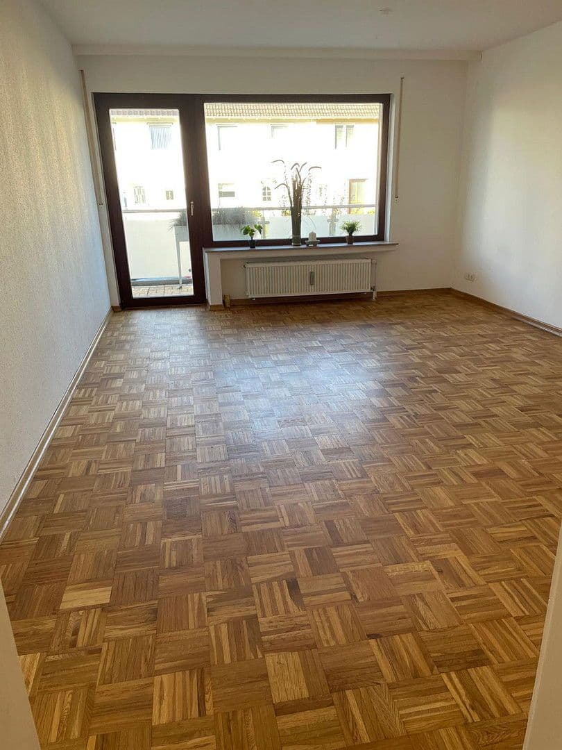 Pronájem bytu 3+1 74 m², Waldecker Straße 33, Bad Pyrmont, Dolní Sasko Pronájem bytu 3+1 74 m², Waldecker Straße 33, Bad Pyrmont, Dolní Sasko