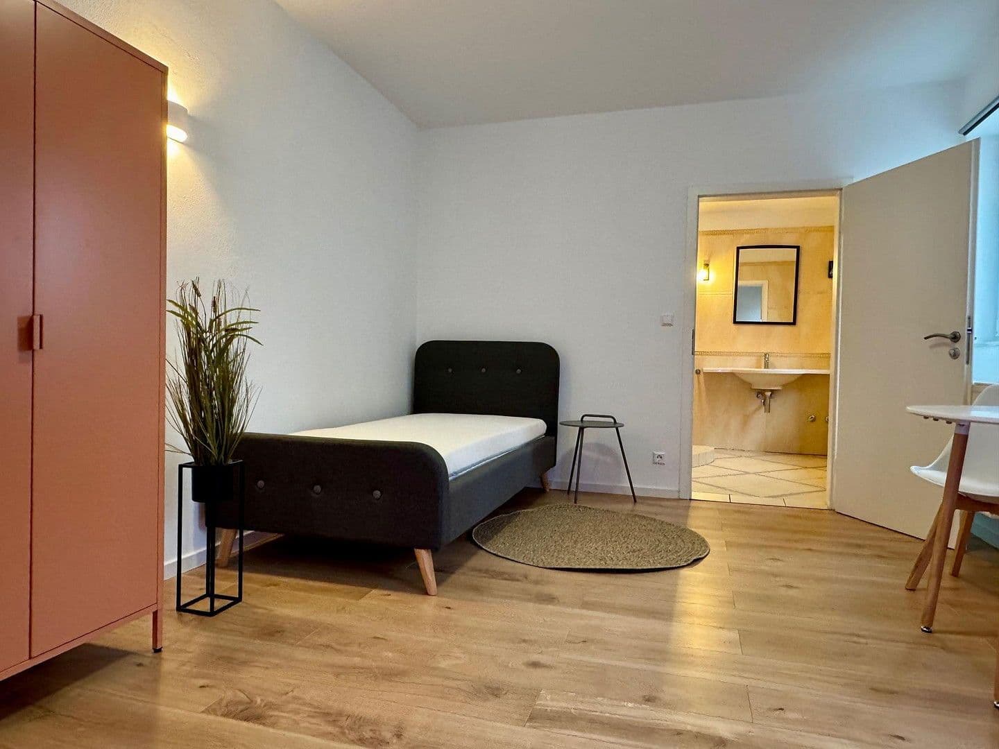 Pronájem bytu 1+1 35 m², Durlach, Bádensko-Württembersko Pronájem bytu 1+1 35 m², Durlach, Bádensko-Württembersko