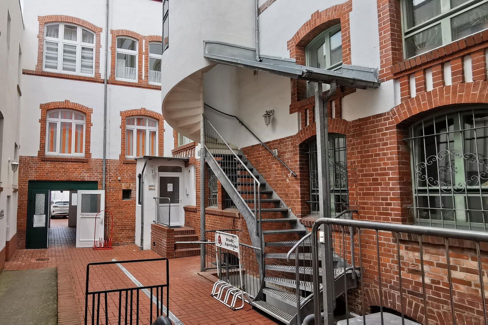 Prodej domu 1.083 m², pozemek 595 m², Köthen (Anhalt), Sasko-Anhaltsko Prodej domu 1.083 m², pozemek 595 m², Köthen (Anhalt), Sasko-Anhaltsko