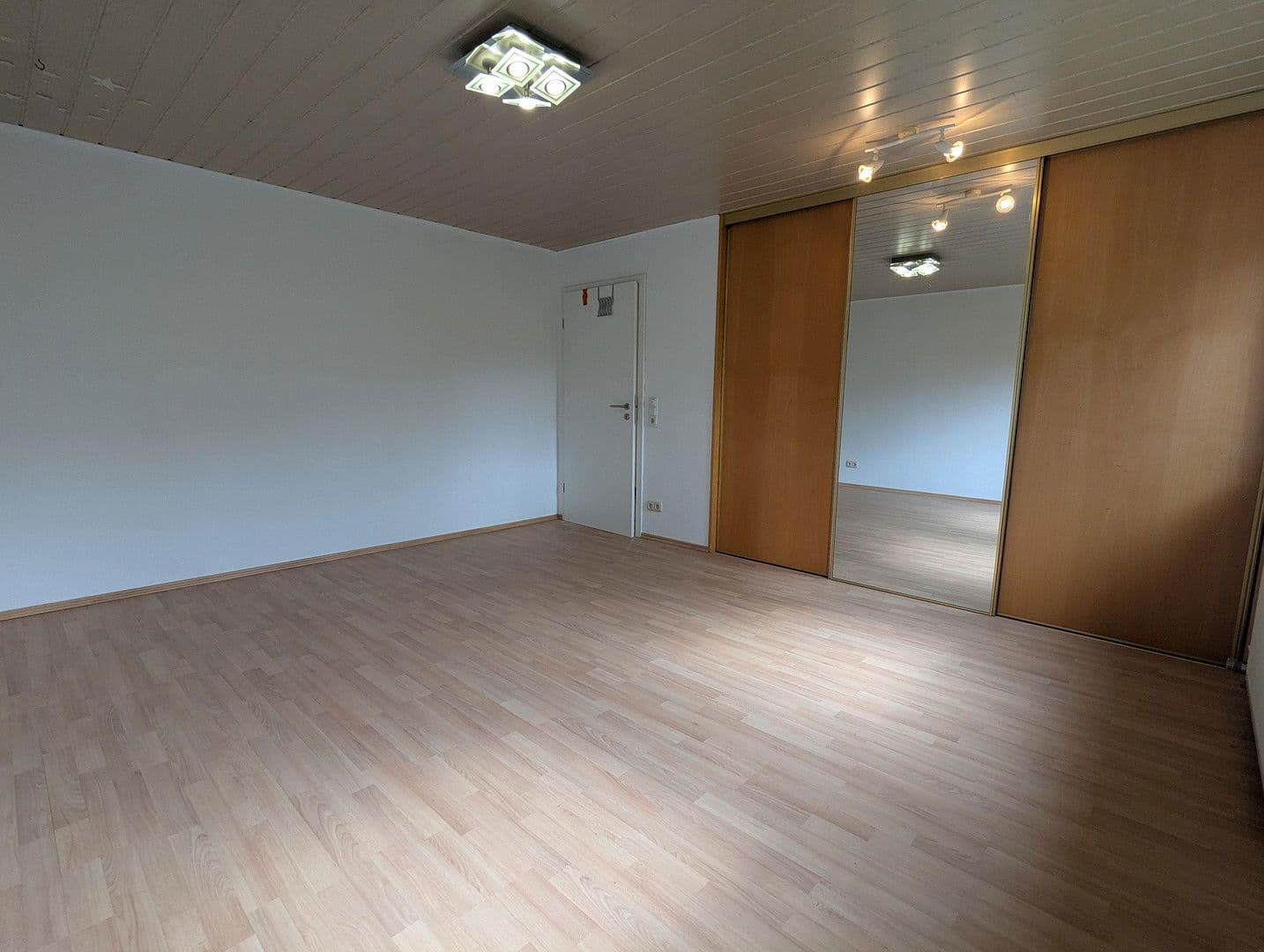 Prodej domu 230 m², pozemek 923 m², Eckental, Bavorsko Prodej domu 230 m², pozemek 923 m², Eckental, Bavorsko