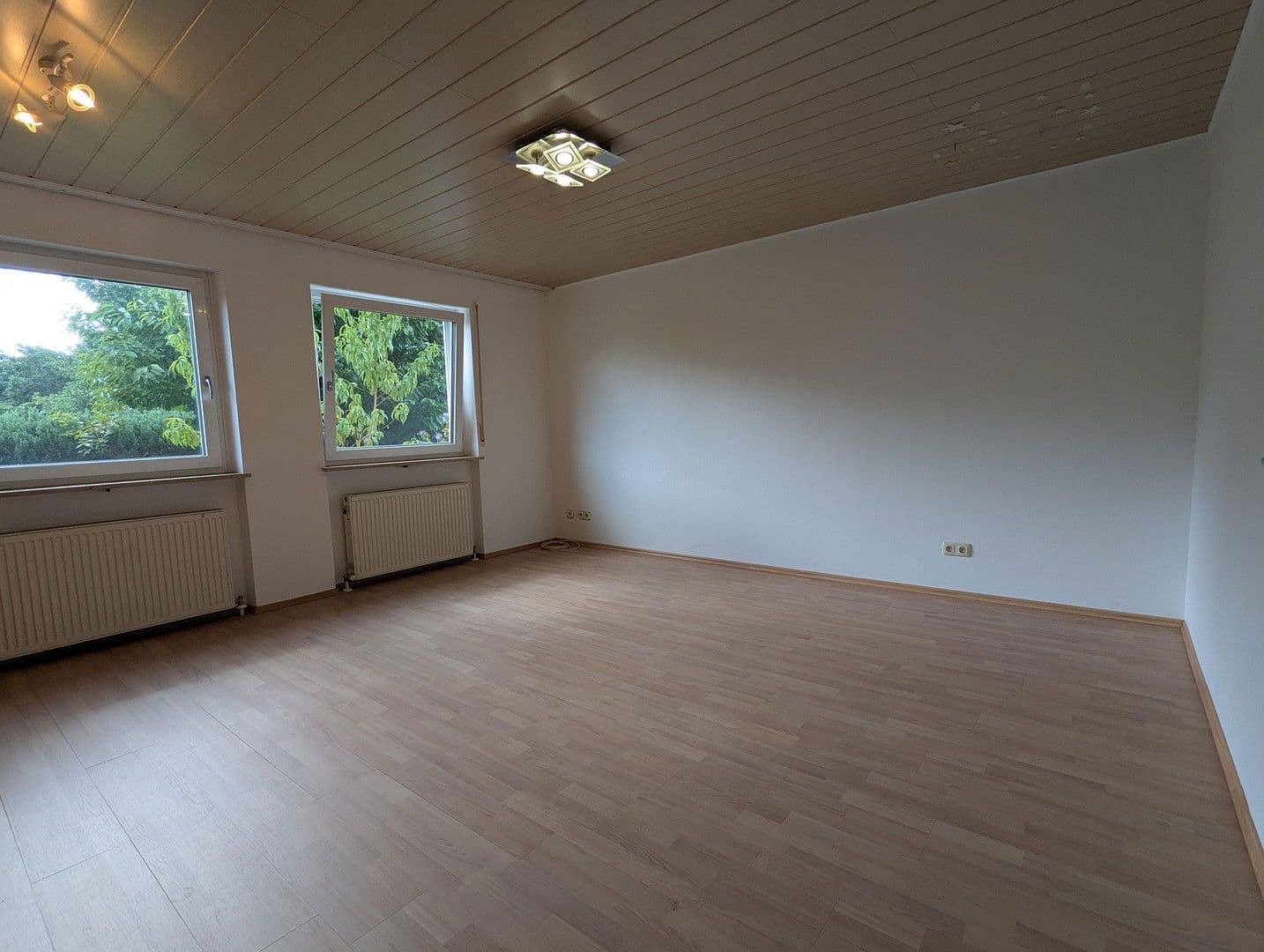 Prodej domu 230 m², pozemek 923 m², Eckental, Bavorsko Prodej domu 230 m², pozemek 923 m², Eckental, Bavorsko