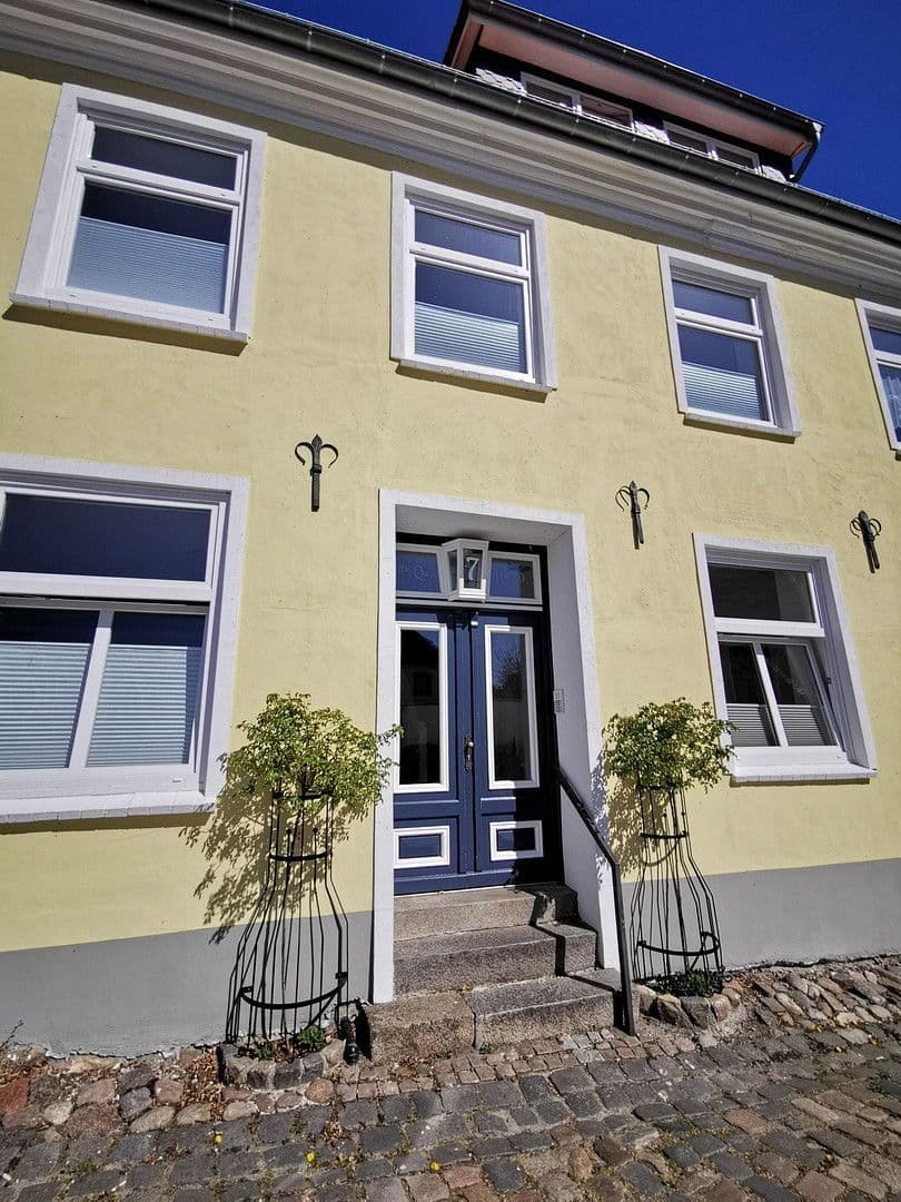 Pronájem bytu 3+1 85 m², Hafenstraße 7, Šlesvik, Šlesvicko-Holštýnsko Pronájem bytu 3+1 85 m², Hafenstraße 7, Šlesvik, Šlesvicko-Holštýnsko