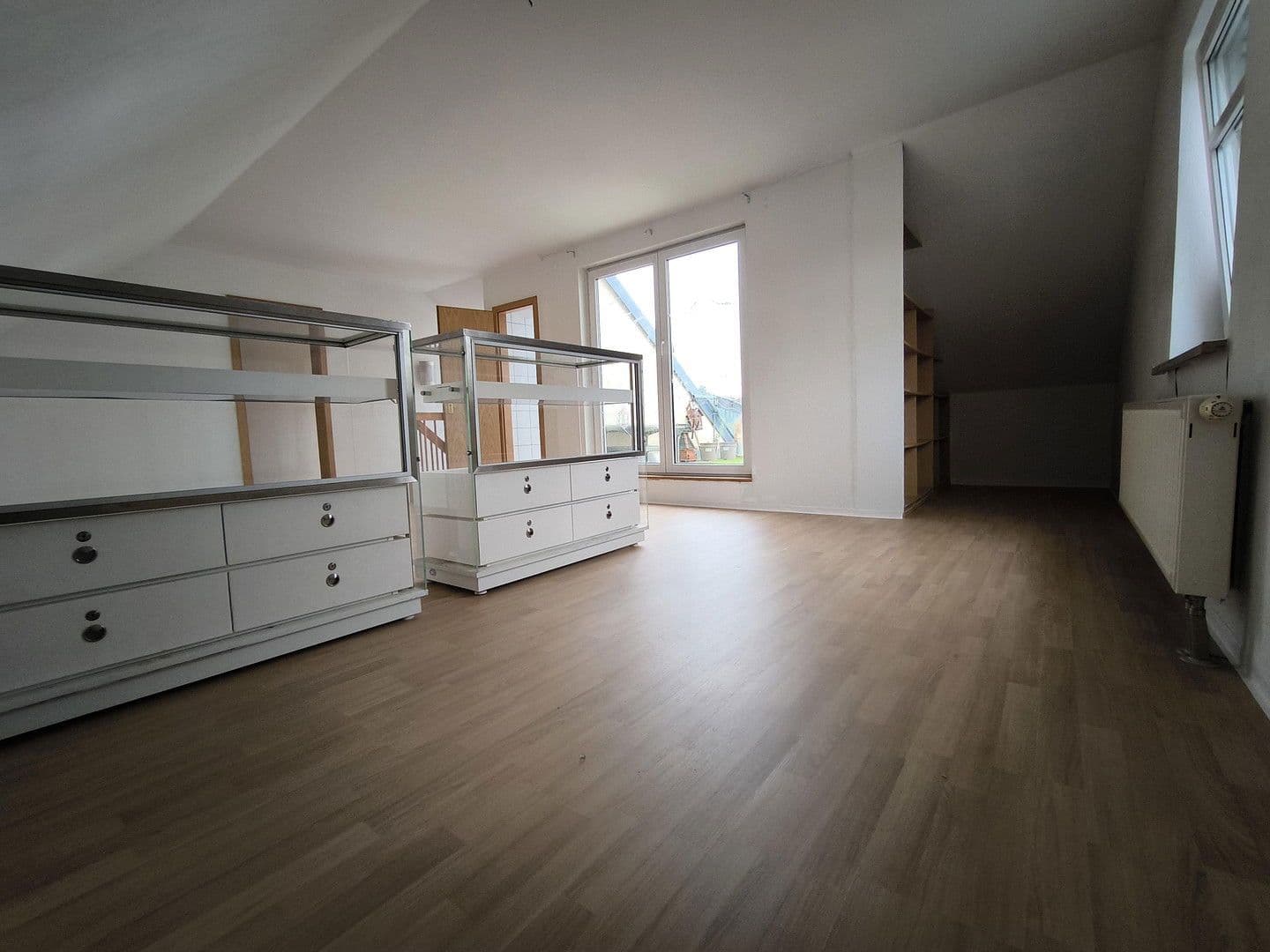 Pronájem bytu 4+1 115 m², Chemnitztalstraße 159, Chemnitz, Sasko Pronájem bytu 4+1 115 m², Chemnitztalstraße 159, Chemnitz, Sasko