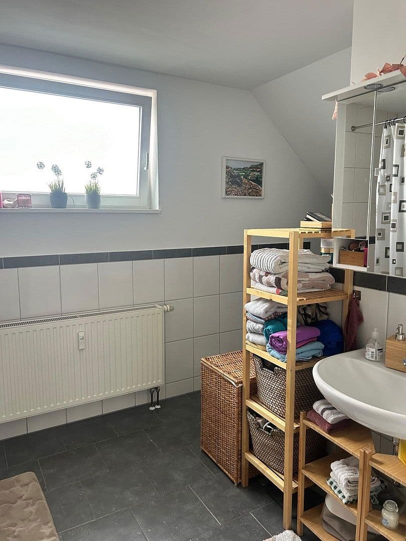 Pronájem bytu 3+1 90 m², Am Wiesengrund, Offenbach, Hessen Pronájem bytu 3+1 90 m², Am Wiesengrund, Offenbach, Hessen