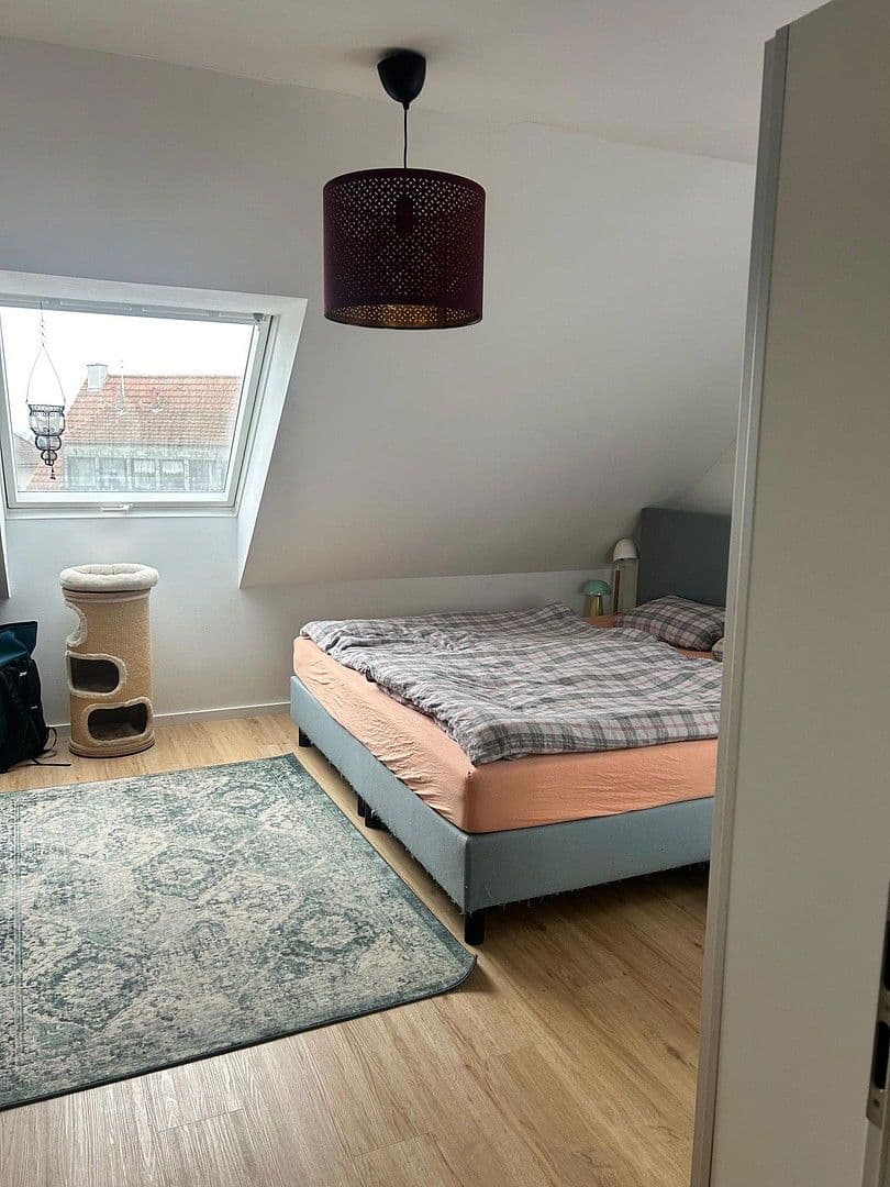 Pronájem bytu 3+1 90 m², Am Wiesengrund, Offenbach, Hessen Pronájem bytu 3+1 90 m², Am Wiesengrund, Offenbach, Hessen