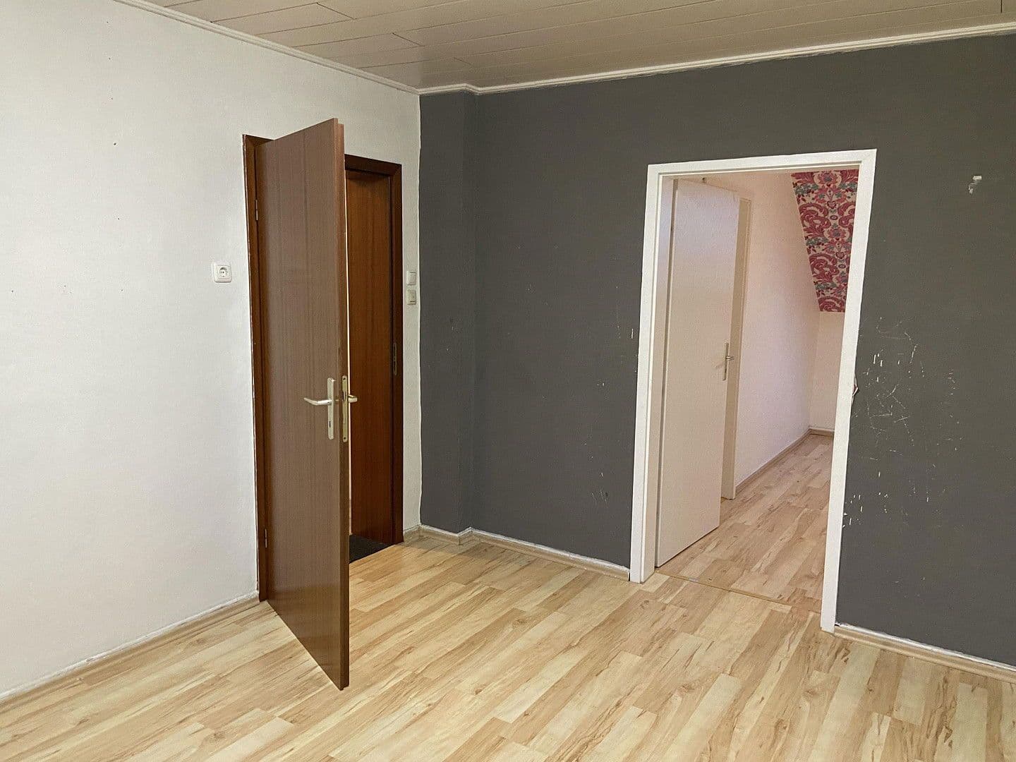 Pronájem bytu 5+1 105 m², Flurstr.41, Oberhausen, Severní Porýní-Vestfálsko Pronájem bytu 5+1 105 m², Flurstr.41, Oberhausen, Severní Porýní-Vestfálsko