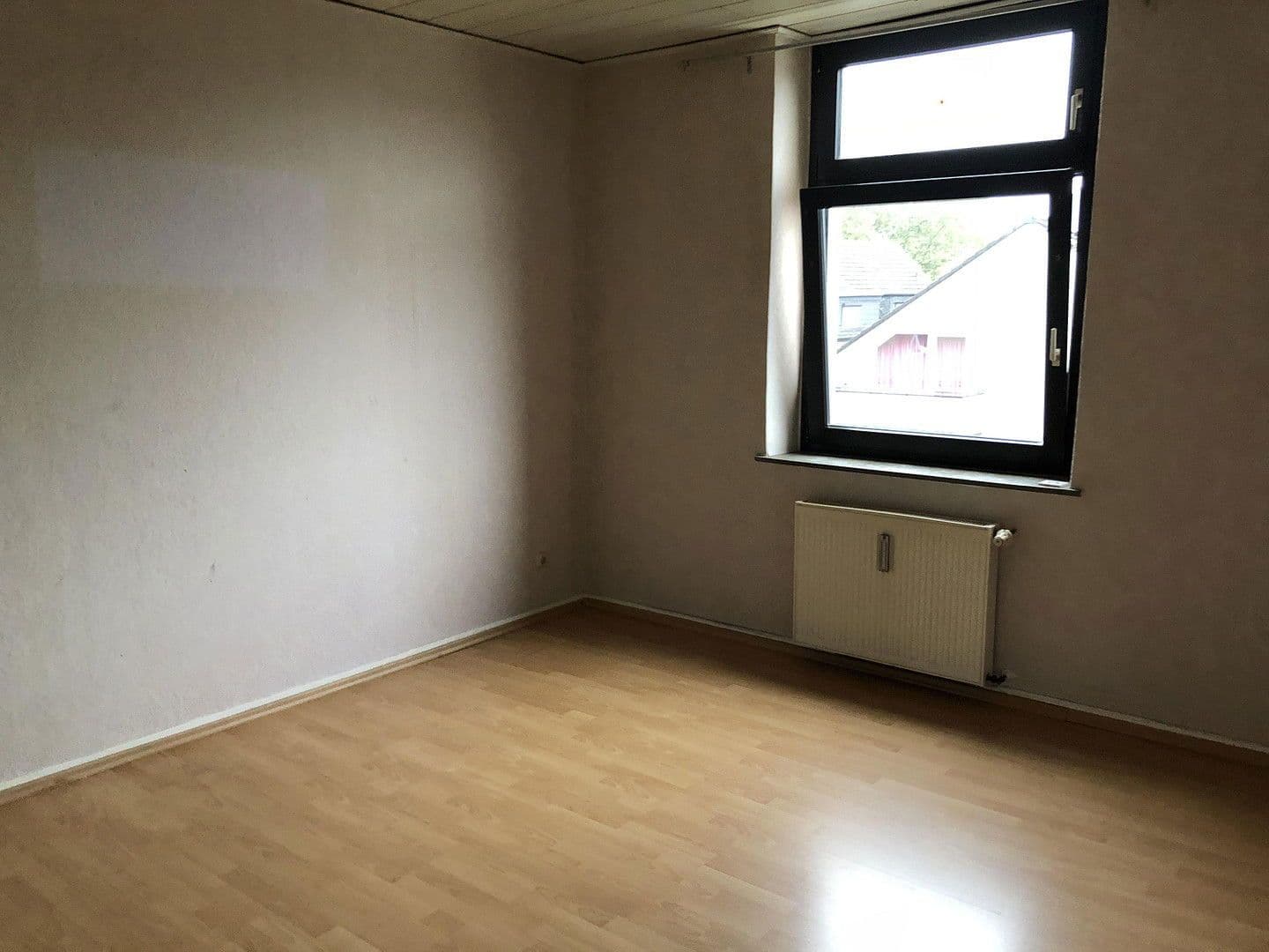 Pronájem bytu 5+1 105 m², Flurstr.41, Oberhausen, Severní Porýní-Vestfálsko Pronájem bytu 5+1 105 m², Flurstr.41, Oberhausen, Severní Porýní-Vestfálsko