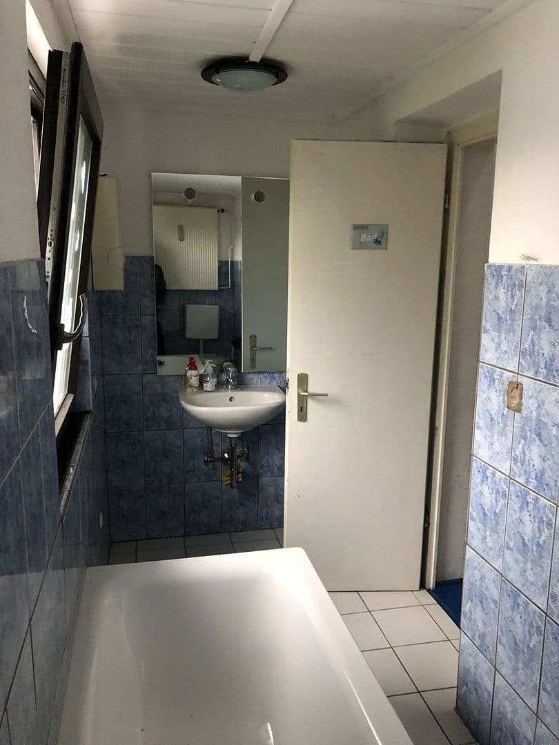 Pronájem bytu 5+1 105 m², Flurstr.41, Oberhausen, Severní Porýní-Vestfálsko Pronájem bytu 5+1 105 m², Flurstr.41, Oberhausen, Severní Porýní-Vestfálsko