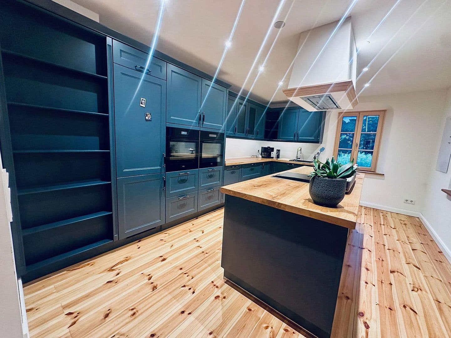 Prodej domu 260 m², pozemek 9.000 m², Glauchauer Straße 12, Glauchau, Sasko Prodej domu 260 m², pozemek 9.000 m², Glauchauer Straße 12, Glauchau, Sasko