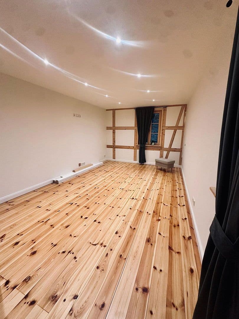 Prodej domu 260 m², pozemek 9.000 m², Glauchauer Straße 12, Glauchau, Sasko Prodej domu 260 m², pozemek 9.000 m², Glauchauer Straße 12, Glauchau, Sasko