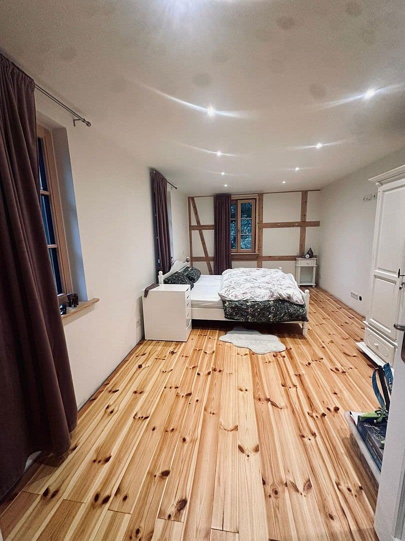 Prodej domu 260 m², pozemek 9.000 m², Glauchauer Straße 12, Glauchau, Sasko Prodej domu 260 m², pozemek 9.000 m², Glauchauer Straße 12, Glauchau, Sasko