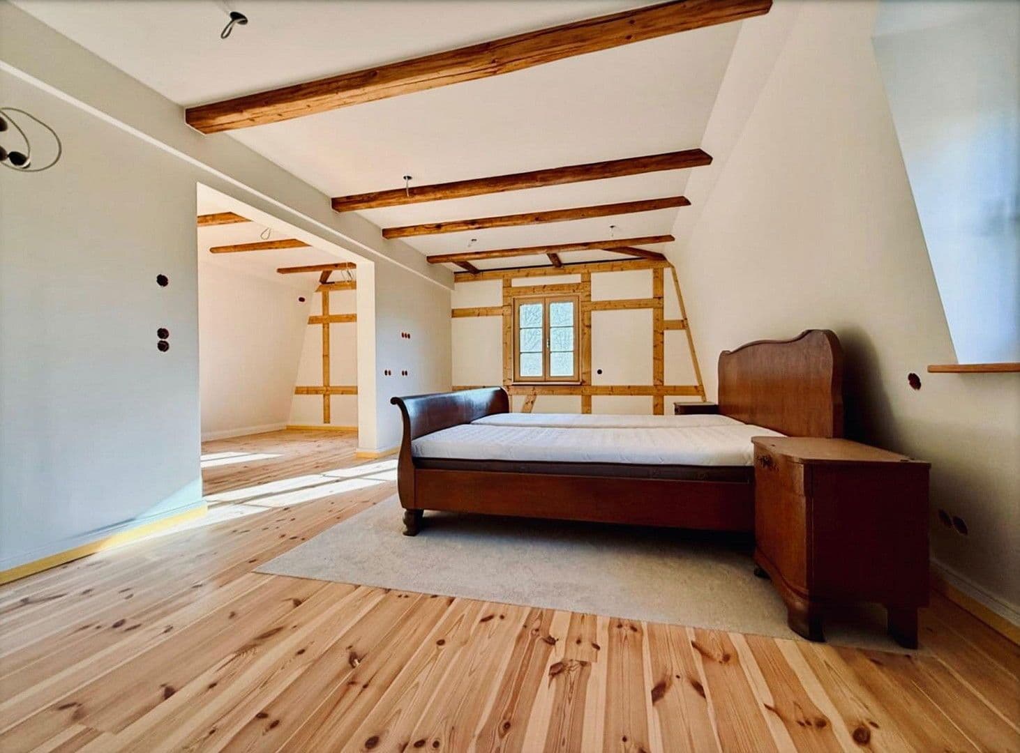 Prodej domu 260 m², pozemek 9.000 m², Glauchauer Straße 12, Glauchau, Sasko Prodej domu 260 m², pozemek 9.000 m², Glauchauer Straße 12, Glauchau, Sasko