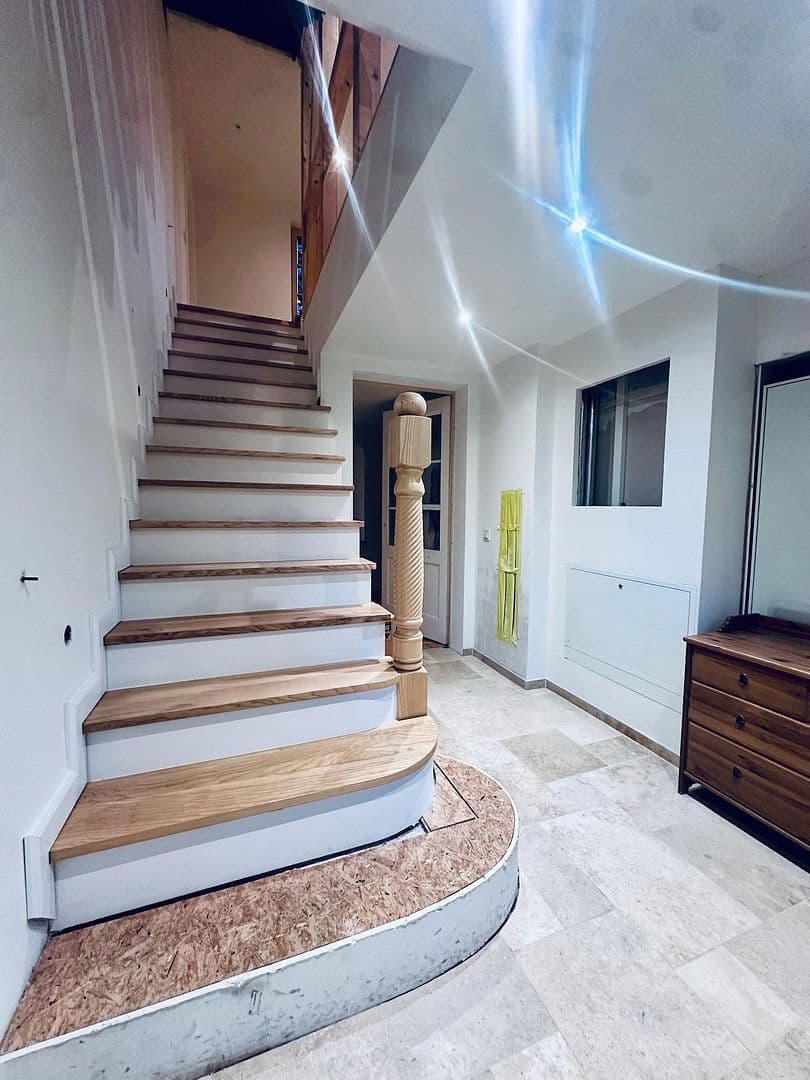 Prodej domu 260 m², pozemek 9.000 m², Glauchauer Straße 12, Glauchau, Sasko Prodej domu 260 m², pozemek 9.000 m², Glauchauer Straße 12, Glauchau, Sasko