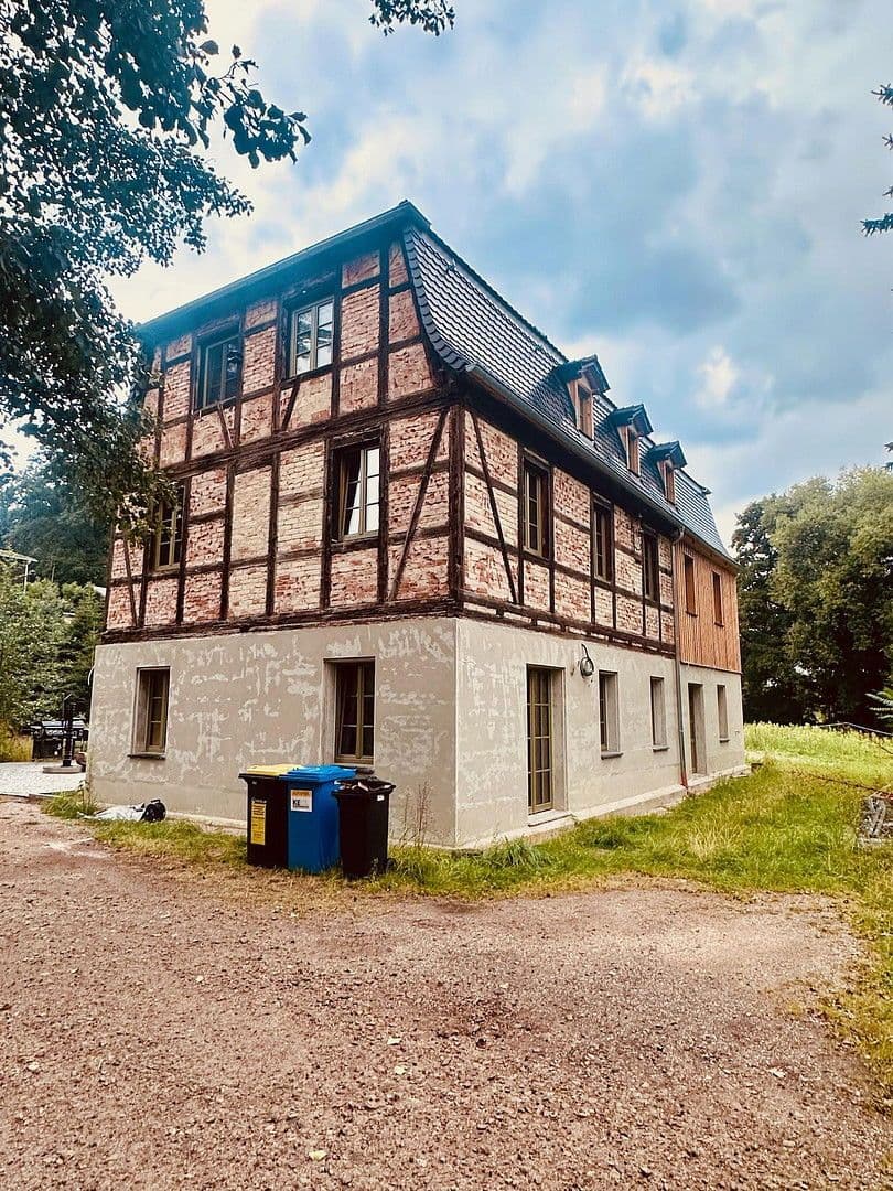 Prodej domu 260 m², pozemek 9.000 m², Glauchauer Straße 12, Glauchau, Sasko Prodej domu 260 m², pozemek 9.000 m², Glauchauer Straße 12, Glauchau, Sasko