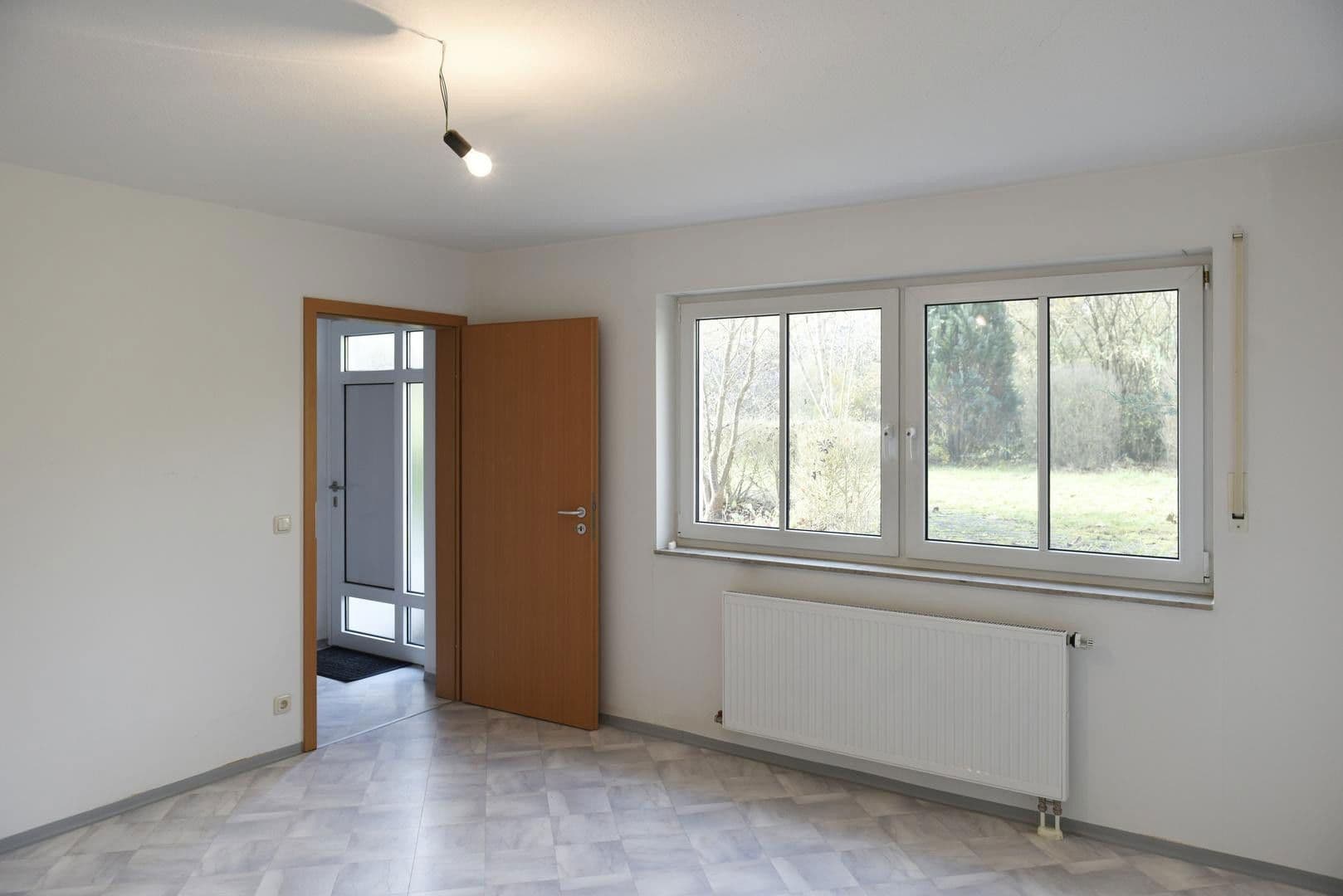 Prodej domu 189 m², pozemek 780 m², Adelsdorf, Bavorsko Prodej domu 189 m², pozemek 780 m², Adelsdorf, Bavorsko