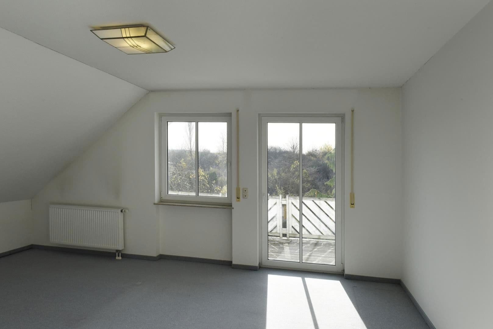 Prodej domu 189 m², pozemek 780 m², Adelsdorf, Bavorsko Prodej domu 189 m², pozemek 780 m², Adelsdorf, Bavorsko
