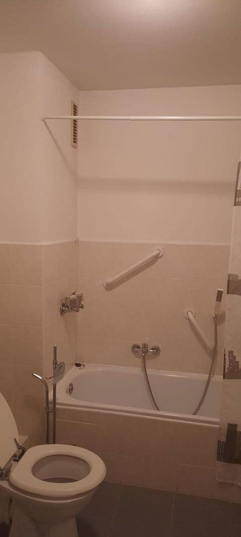 Pronájem bytu 3+1 78 m², Schlachthofstraße 9, Häfen - Bremerhaven, Bremen Pronájem bytu 3+1 78 m², Schlachthofstraße 9, Häfen - Bremerhaven, Bremen