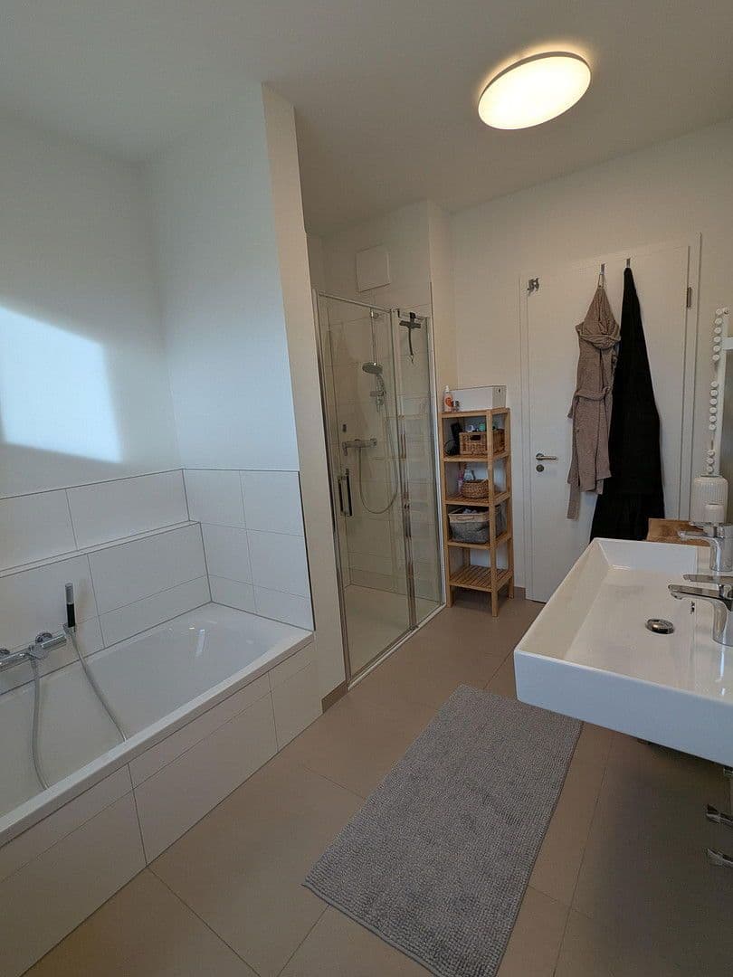 Prodej bytu 4+1 108 m², Odinstraße 23, Berlin, Berlín Prodej bytu 4+1 108 m², Odinstraße 23, Berlin, Berlín