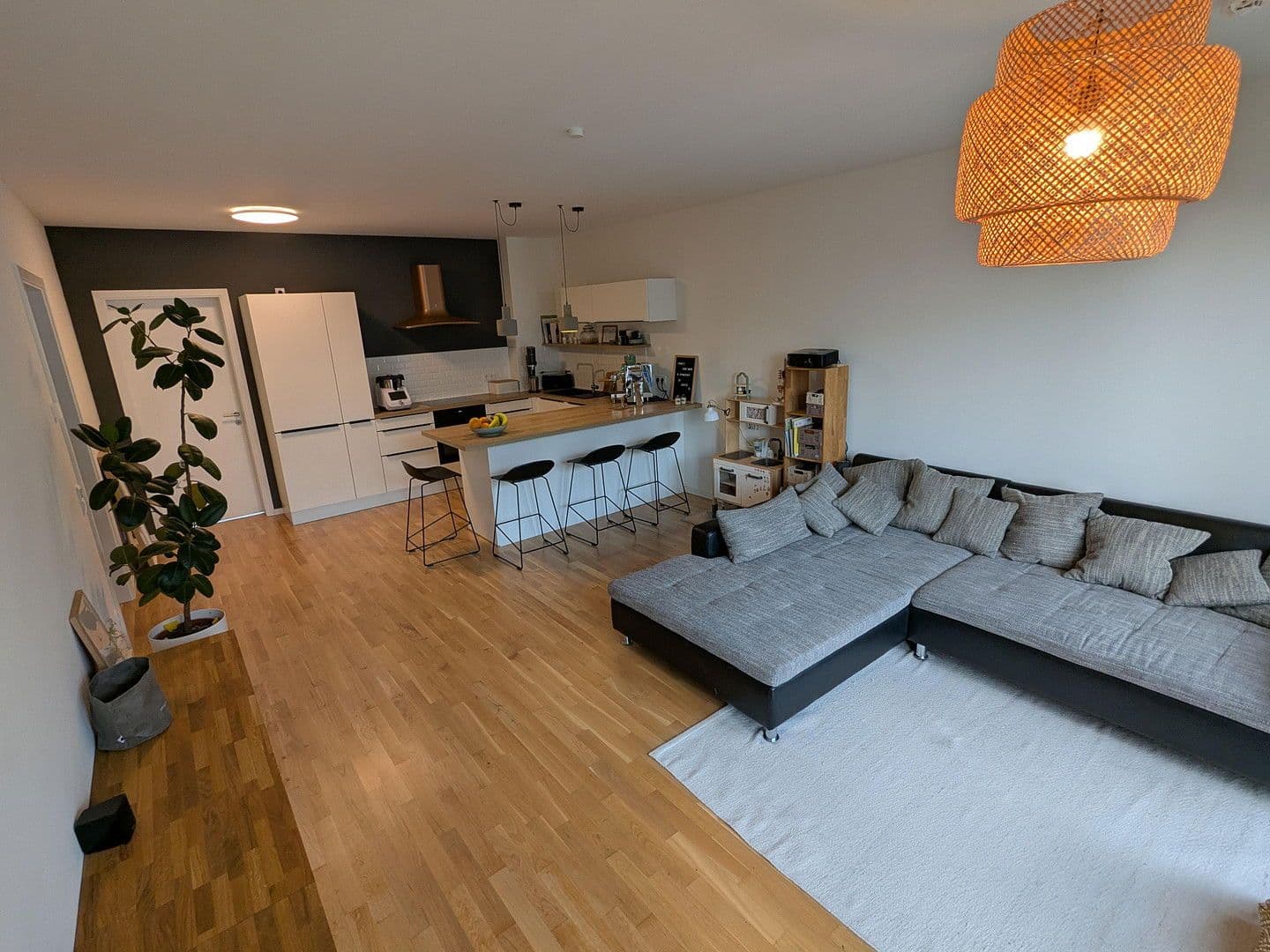 Prodej bytu 4+1 108 m², Odinstraße 23, Berlin, Berlín Prodej bytu 4+1 108 m², Odinstraße 23, Berlin, Berlín