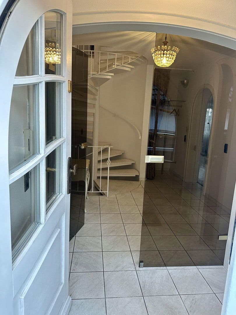 Prodej domu 190 m², pozemek 730 m², Langenfeld (Rheinland), Severní Porýní-Vestfálsko Prodej domu 190 m², pozemek 730 m², Langenfeld (Rheinland), Severní Porýní-Vestfálsko