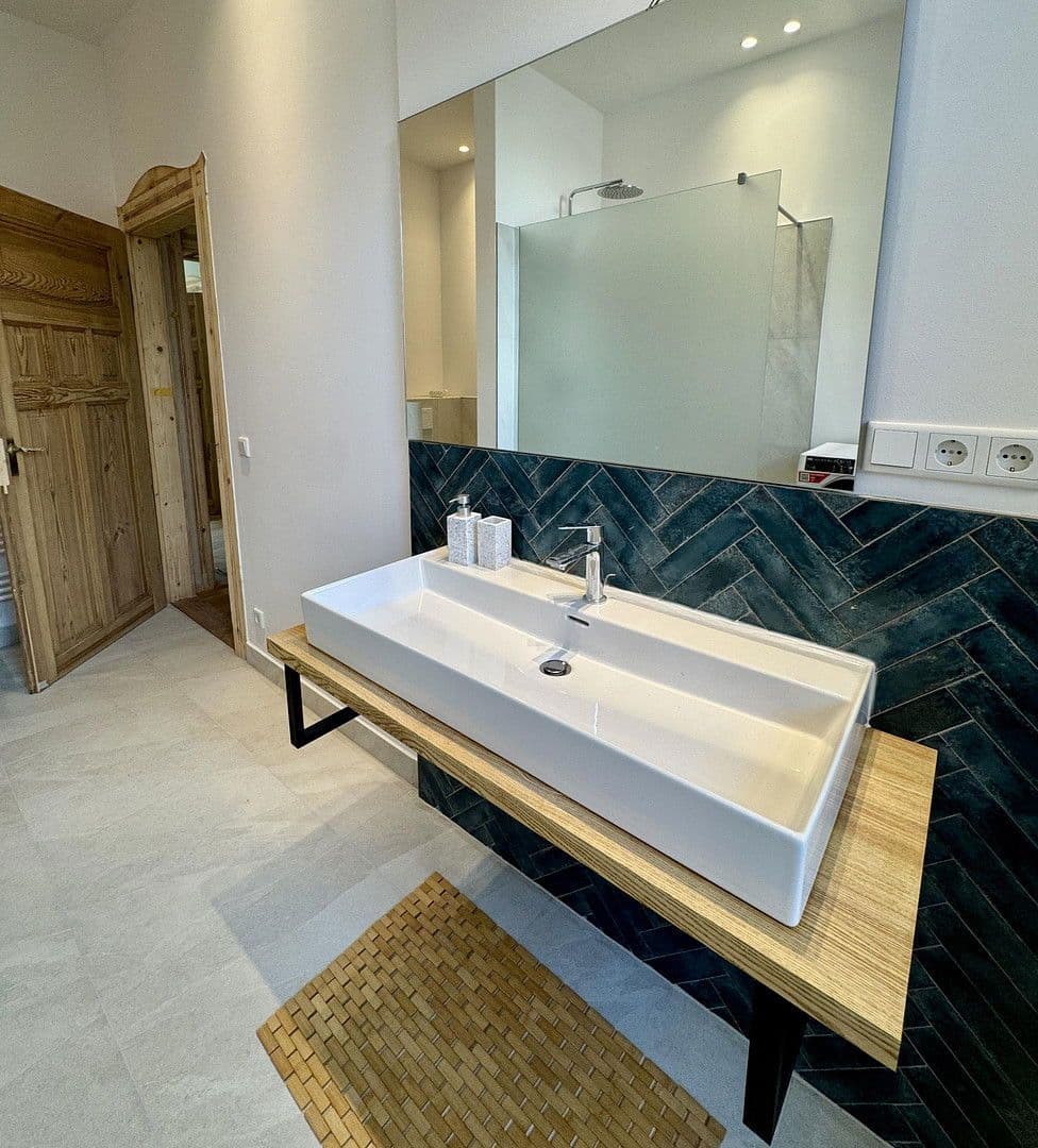 Prodej bytu 3+1 102 m², Schwabacher Str. 65, Fürth, Bavorsko Prodej bytu 3+1 102 m², Schwabacher Str. 65, Fürth, Bavorsko