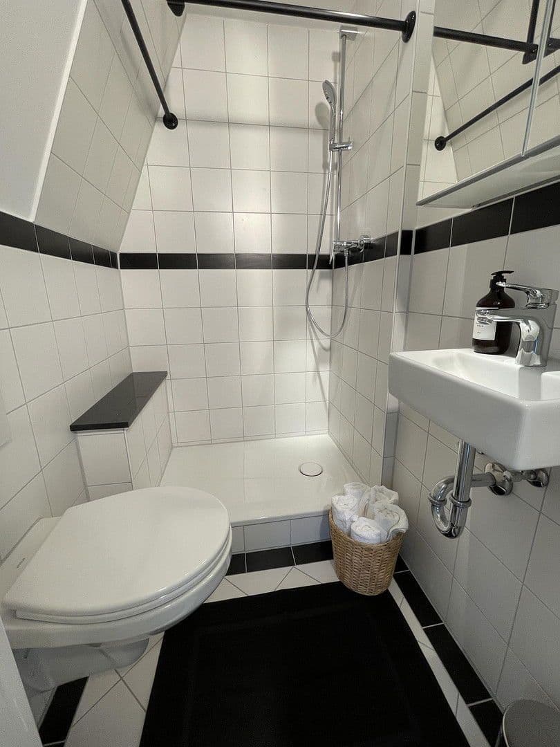 Pronájem bytu 1+kk 42 m², Schwedterstr. 0, Berlin, Berlín Pronájem bytu 1+kk 42 m², Schwedterstr. 0, Berlin, Berlín