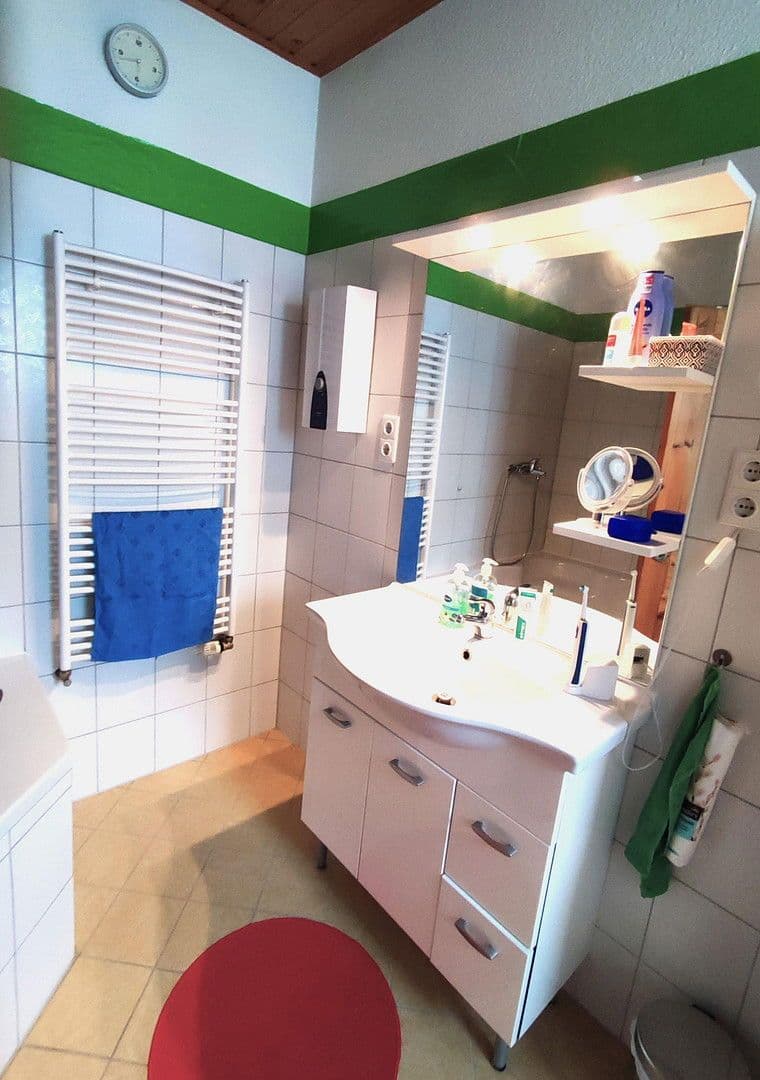 Prodej domu 147 m², pozemek 410 m², Fliederweg 8, Solingen, Severní Porýní-Vestfálsko Prodej domu 147 m², pozemek 410 m², Fliederweg 8, Solingen, Severní Porýní-Vestfálsko