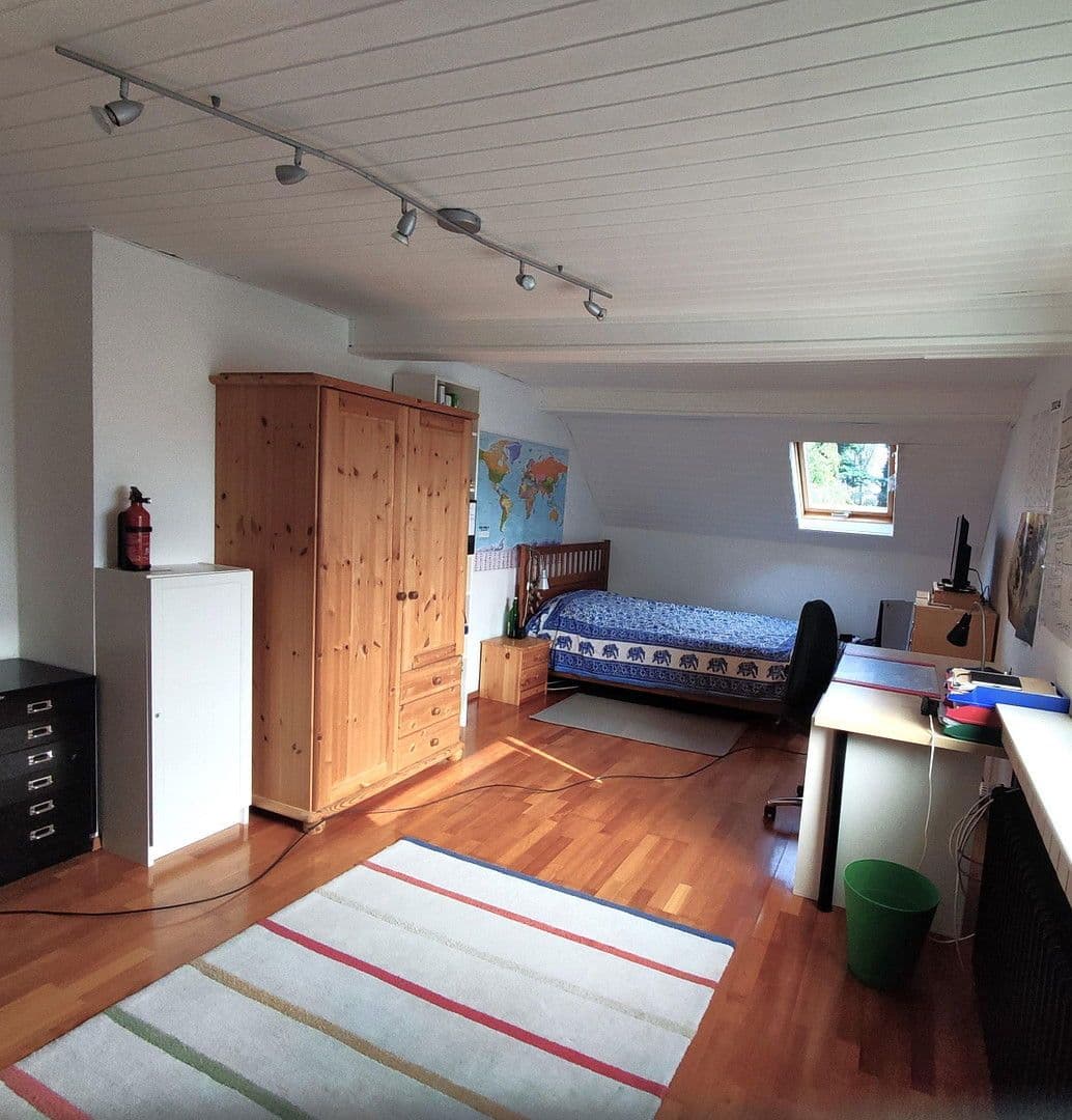 Prodej domu 147 m², pozemek 410 m², Fliederweg 8, Solingen, Severní Porýní-Vestfálsko Prodej domu 147 m², pozemek 410 m², Fliederweg 8, Solingen, Severní Porýní-Vestfálsko