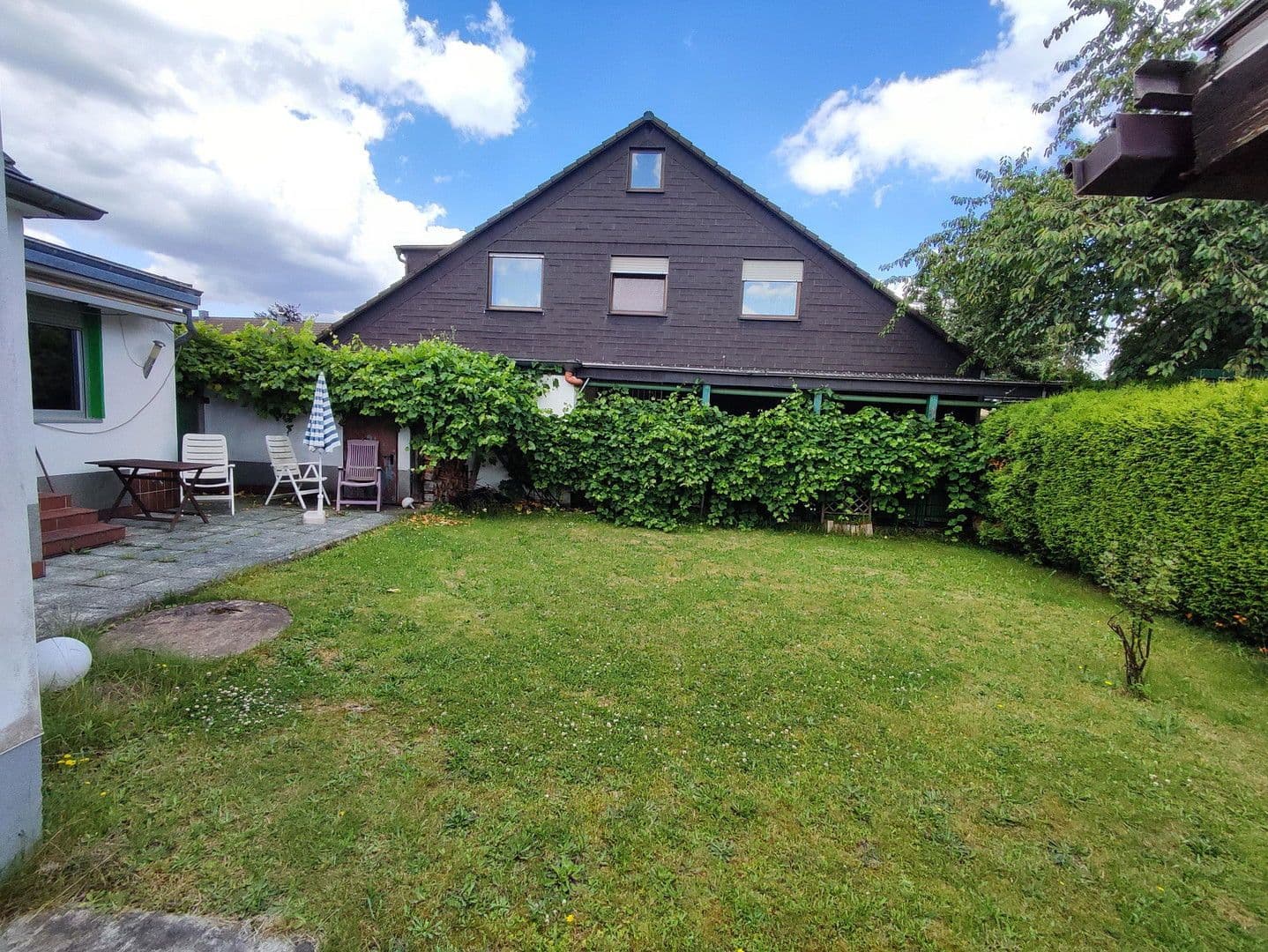 Prodej domu 147 m², pozemek 410 m², Fliederweg 8, Solingen, Severní Porýní-Vestfálsko Prodej domu 147 m², pozemek 410 m², Fliederweg 8, Solingen, Severní Porýní-Vestfálsko