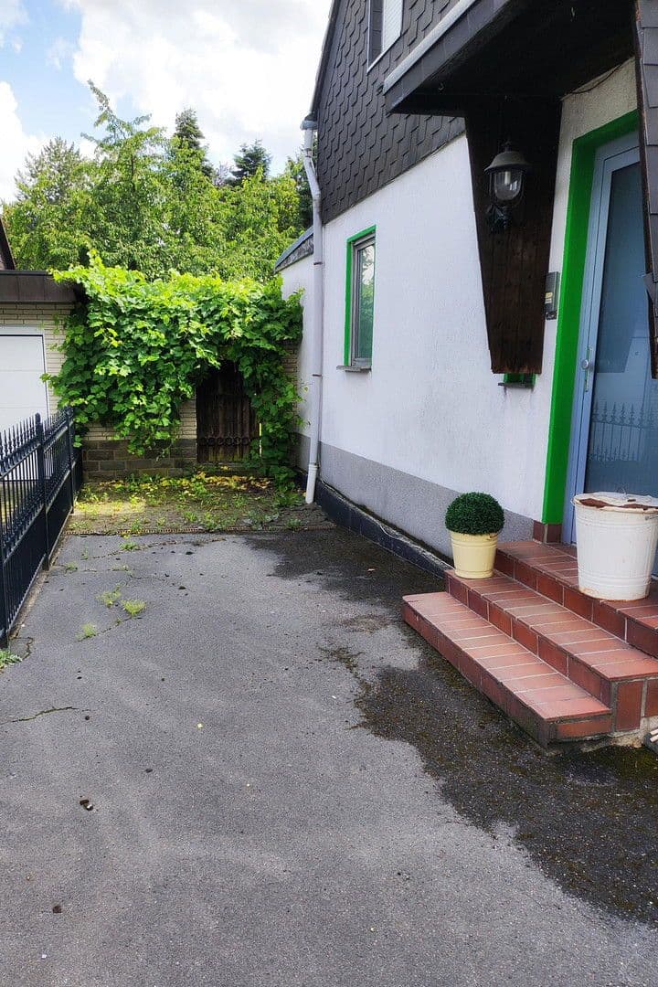 Prodej domu 147 m², pozemek 410 m², Fliederweg 8, Solingen, Severní Porýní-Vestfálsko Prodej domu 147 m², pozemek 410 m², Fliederweg 8, Solingen, Severní Porýní-Vestfálsko