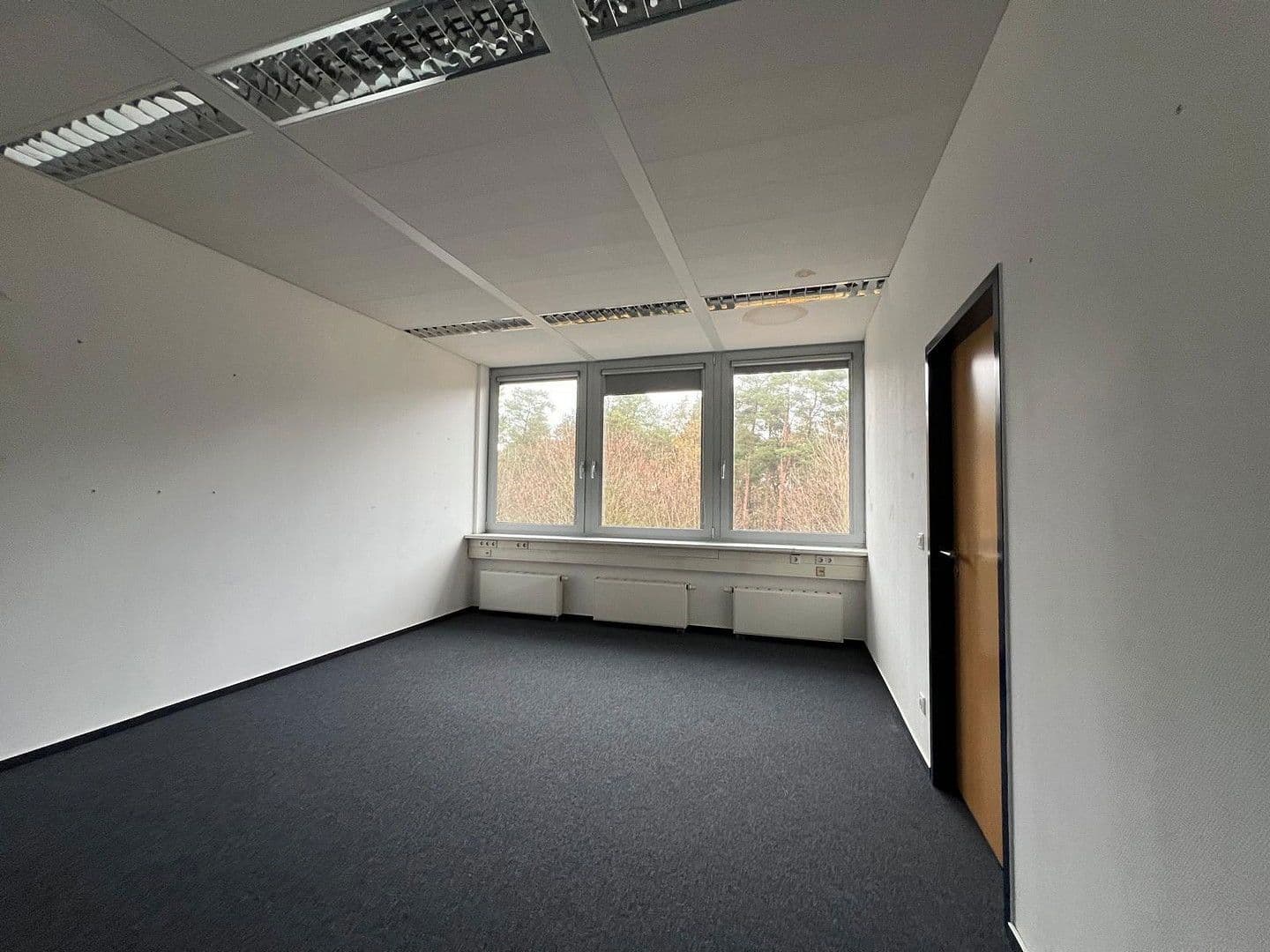 Pronájem kanceláře 37 m², Rövertannen 13, Güstrow, Mecklenburg-Vorpommern Pronájem kanceláře 37 m², Rövertannen 13, Güstrow, Mecklenburg-Vorpommern