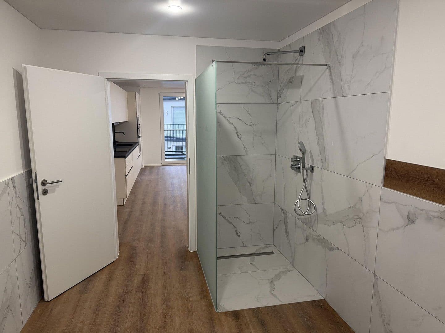 Pronájem bytu 3+1 100 m², Maximilianstr. 21, Jockgrim, Porýní-Falc Pronájem bytu 3+1 100 m², Maximilianstr. 21, Jockgrim, Porýní-Falc