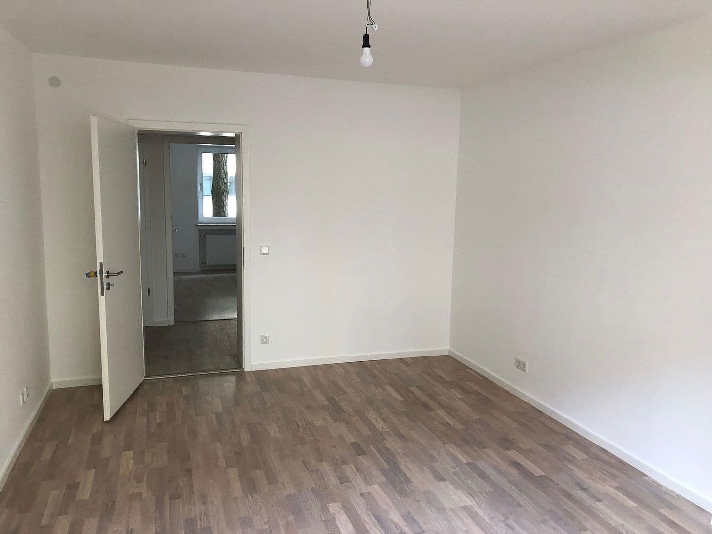 Prodej bytu 3+1 81 m², Prinzregentenstr. 154, München, Bavorsko Prodej bytu 3+1 81 m², Prinzregentenstr. 154, München, Bavorsko