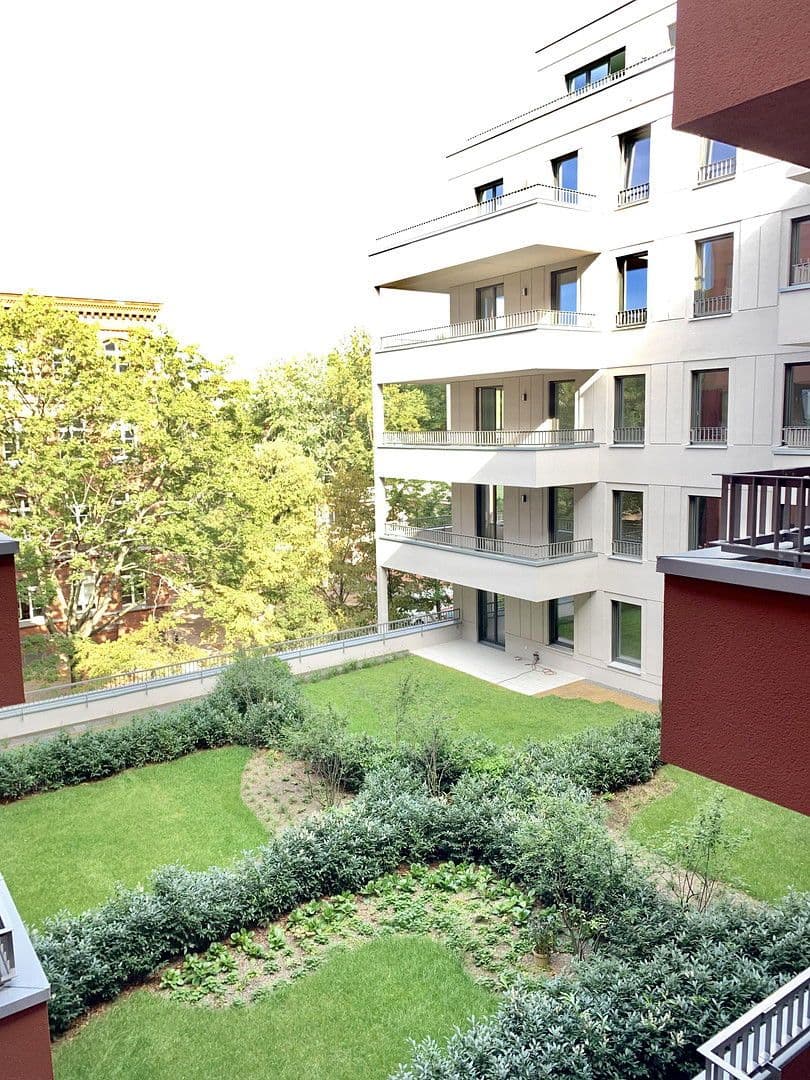 Pronájem bytu 1+1 28 m², Genthinerstr 46, Berlin, Berlín Pronájem bytu 1+1 28 m², Genthinerstr 46, Berlin, Berlín