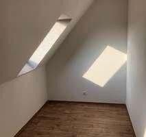 Pronájem bytu 4+1 94 m², Bahraer Straße 14, Hirschstein, Sasko Pronájem bytu 4+1 94 m², Bahraer Straße 14, Hirschstein, Sasko