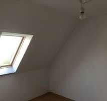 Pronájem bytu 4+1 94 m², Bahraer Straße 14, Hirschstein, Sasko Pronájem bytu 4+1 94 m², Bahraer Straße 14, Hirschstein, Sasko