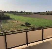 Pronájem bytu 4+1 94 m², Bahraer Straße 14, Hirschstein, Sasko Pronájem bytu 4+1 94 m², Bahraer Straße 14, Hirschstein, Sasko