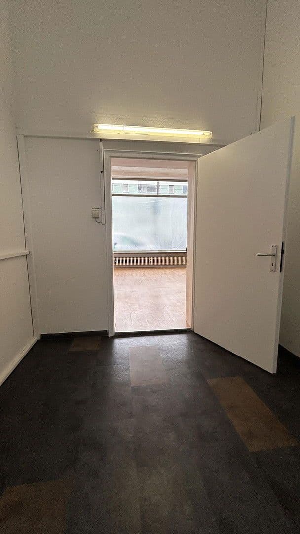 Prodej nebytového prostoru 57 m², Friedberger Str. 152, Augsburg, Bavorsko Prodej nebytového prostoru 57 m², Friedberger Str. 152, Augsburg, Bavorsko
