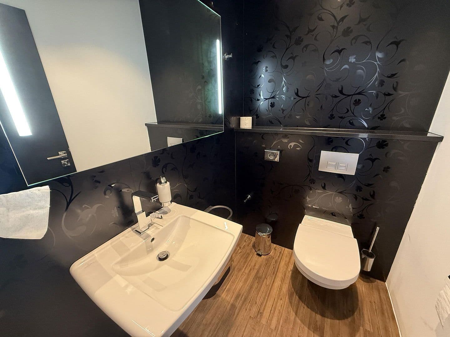 Pronájem kanceláře 140 m², Daimlerring 6D, Hildesheim, Dolní Sasko Pronájem kanceláře 140 m², Daimlerring 6D, Hildesheim, Dolní Sasko