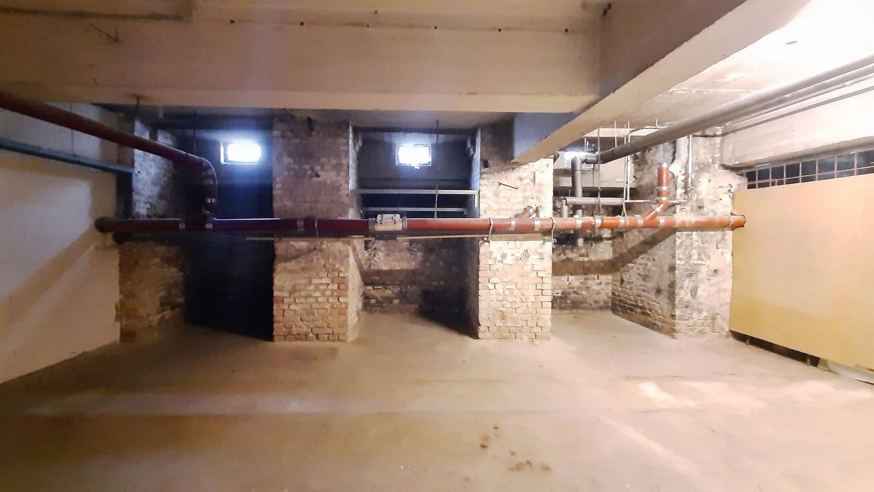 Pronájem nebytového prostoru 42 m², Niemetzstr.47-49, Berlin, Berlín Pronájem nebytového prostoru 42 m², Niemetzstr.47-49, Berlin, Berlín