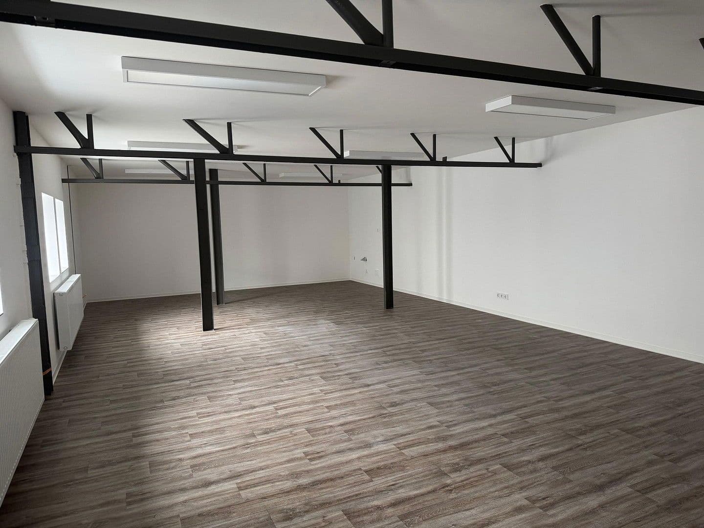 Pronájem nebytového prostoru 1.366 m², Dohna, Sasko Pronájem nebytového prostoru 1.366 m², Dohna, Sasko