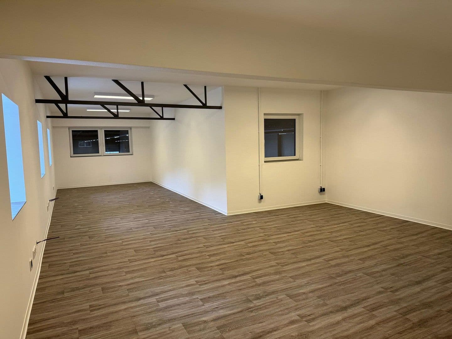 Pronájem nebytového prostoru 1.366 m², Dohna, Sasko Pronájem nebytového prostoru 1.366 m², Dohna, Sasko