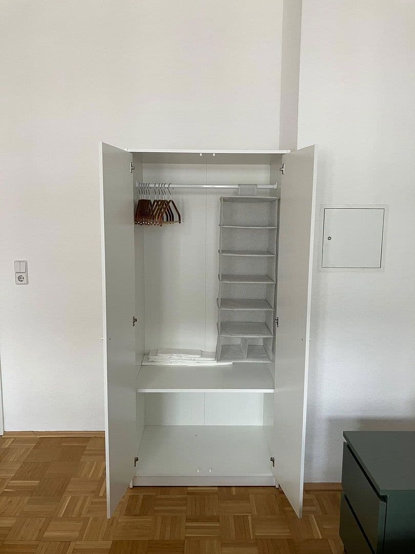 Pronájem bytu 1+1 18 m², Schwarzackerstr. 9, Leipzig, Sasko Pronájem bytu 1+1 18 m², Schwarzackerstr. 9, Leipzig, Sasko